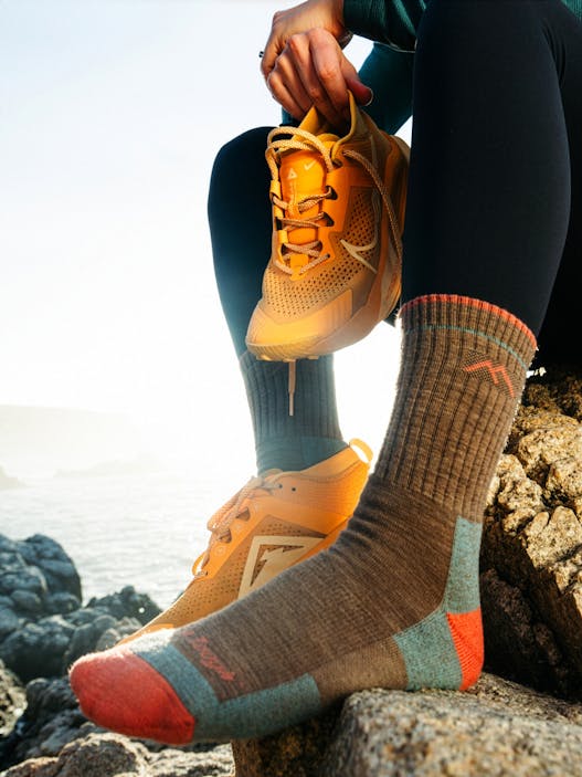 Darn Tough Women's Hiker Micro Crew Midweight Hiking Socks