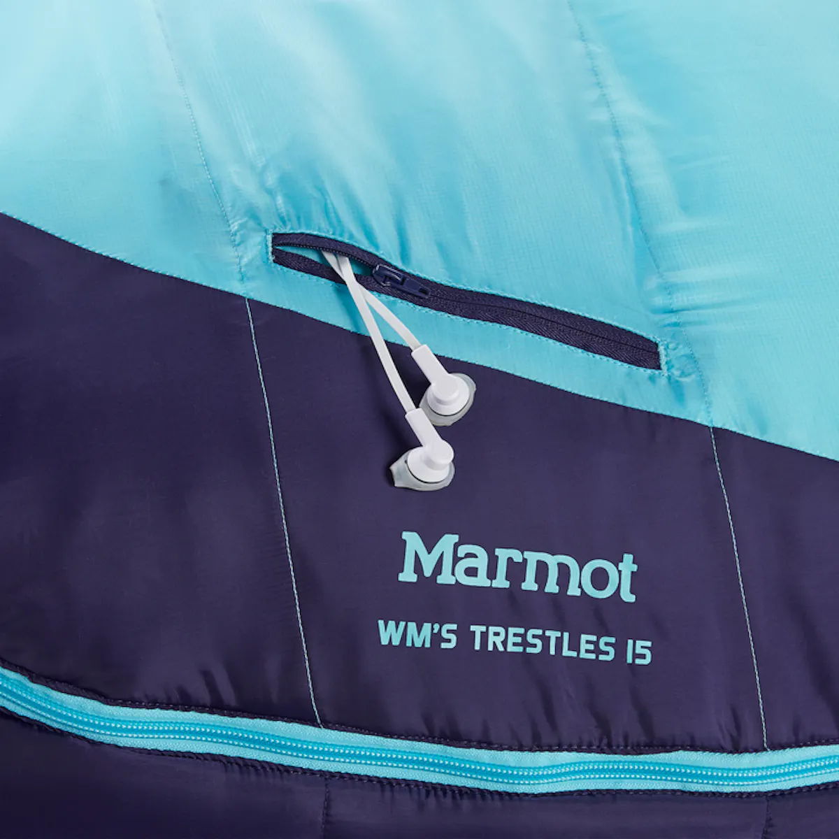 womens trestle 15 sleeping bag with ear bud pocket