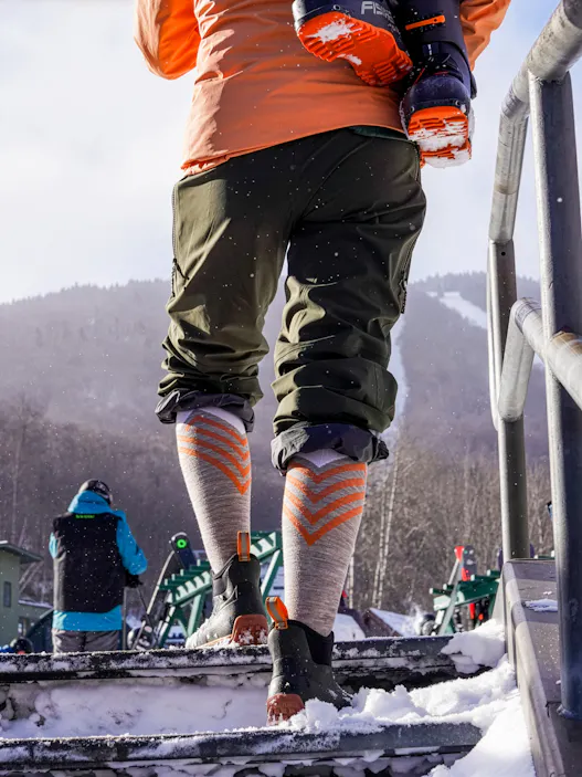 Darn Tough Women's Peaks RFL Over-the-Calf Ultra-Lightweight Ski & Snowboard Socks