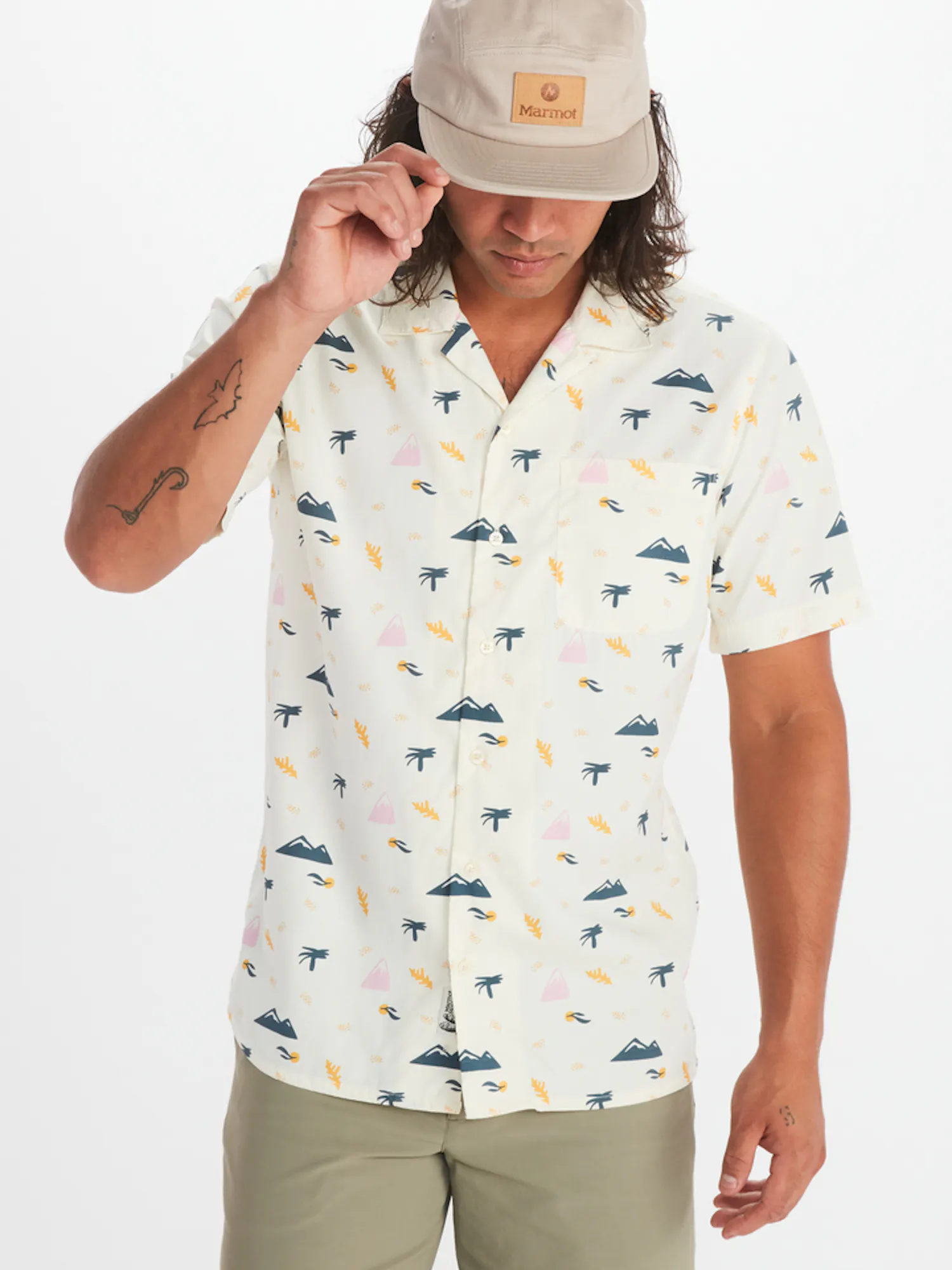 Marmot Men's Muir Camp Novelty Short-Sleeve Shirt in Papyrus Pop Nature
