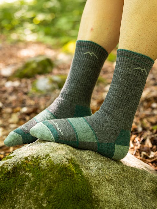 Darn Tough Women's Hiker Boot Full Cushion Midweight Hiking Socks